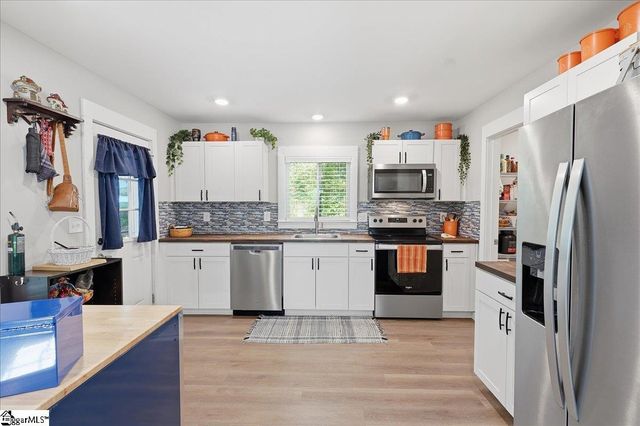 384 Ammons Road, Spartanburg, SC 29306