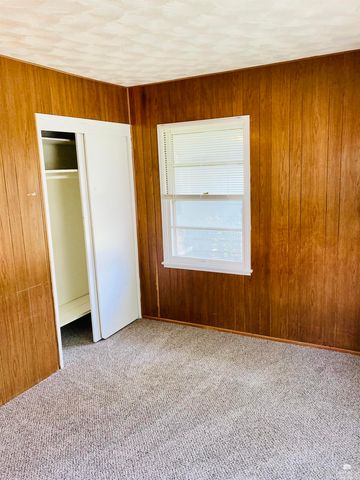 705 N Eisenhower Drive, Junction City, KS 66441