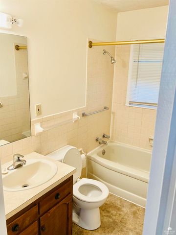 705 N Eisenhower Drive, Junction City, KS 66441