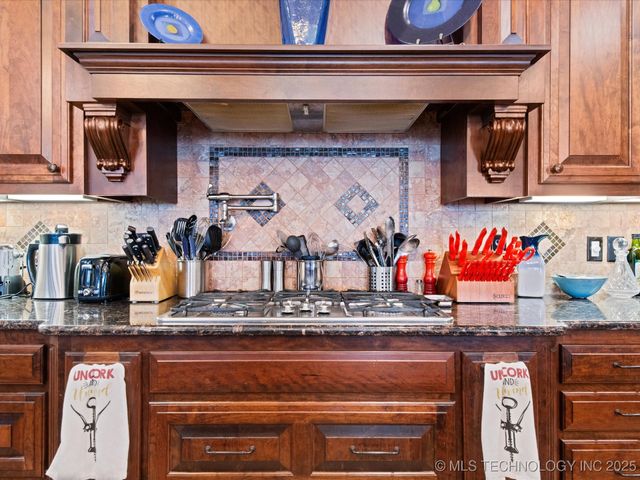 2628 Mountain Road, Bartlesville, OK 74003