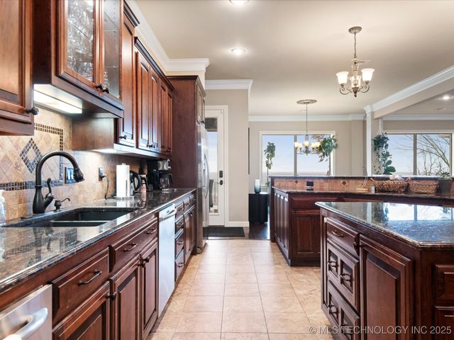 2628 Mountain Road, Bartlesville, OK 74003