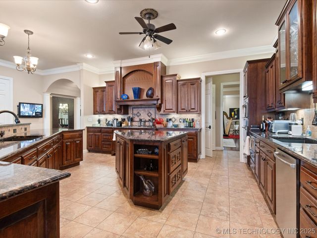 2628 Mountain Road, Bartlesville, OK 74003