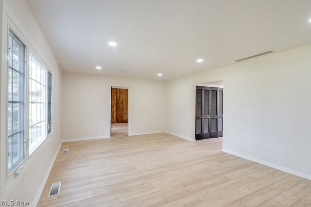 292 Parkview Drive, Aurora, OH 44202