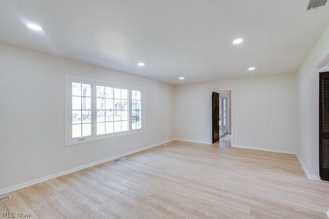 292 Parkview Drive, Aurora, OH 44202