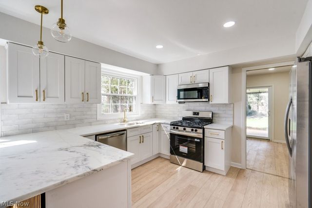 292 Parkview Drive, Aurora, OH 44202