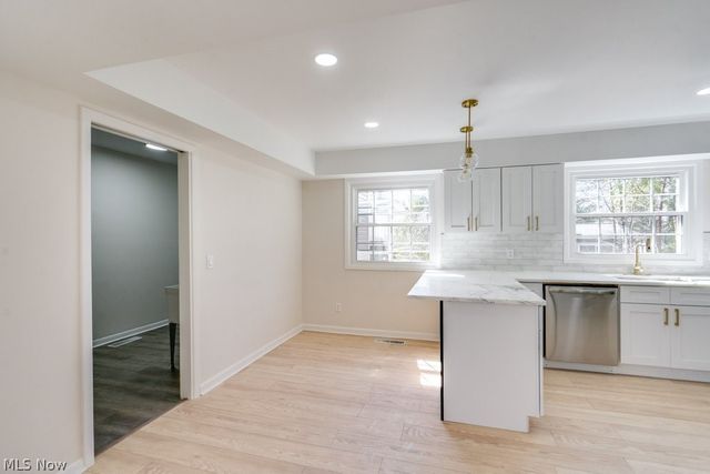 292 Parkview Drive, Aurora, OH 44202