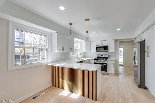 292 Parkview Drive, Aurora, OH 44202