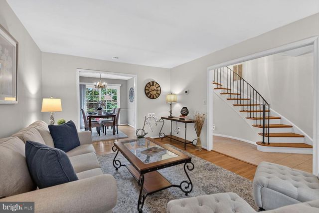 5922 QUEENSTON ST, Springfield, VA 22152