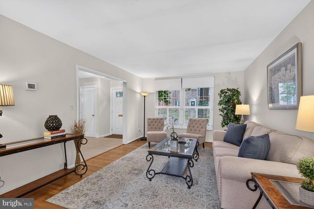 5922 QUEENSTON ST, Springfield, VA 22152