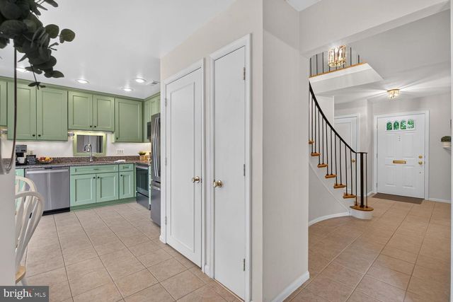 5922 QUEENSTON ST, Springfield, VA 22152