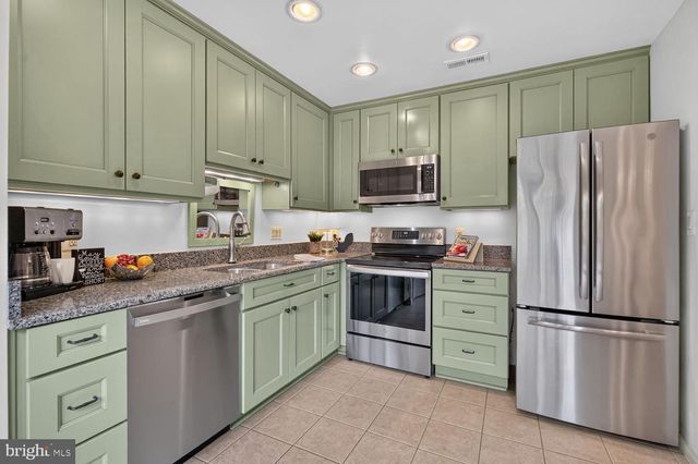 5922 QUEENSTON ST, Springfield, VA 22152