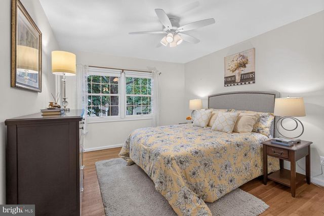 5922 QUEENSTON ST, Springfield, VA 22152