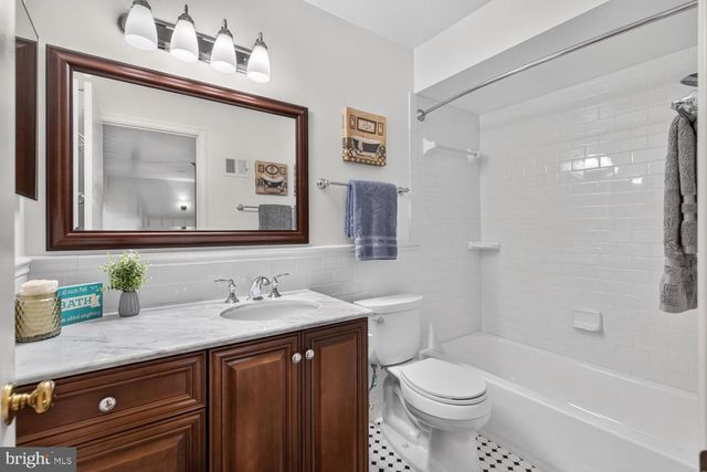 5922 QUEENSTON ST, Springfield, VA 22152