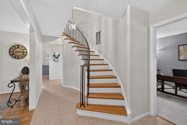 5922 QUEENSTON ST, Springfield, VA 22152