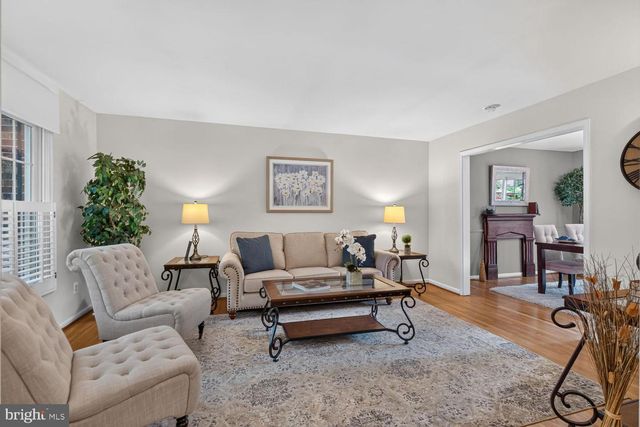 5922 QUEENSTON ST, Springfield, VA 22152