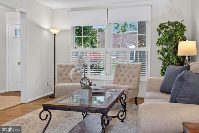 5922 QUEENSTON ST, Springfield, VA 22152
