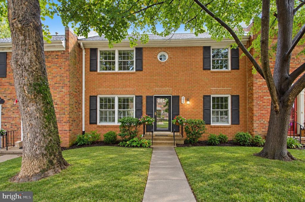 5922 QUEENSTON ST, Springfield, VA 22152