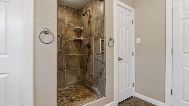 5125 Sandy Creek Lane, Brenham, TX 77833
