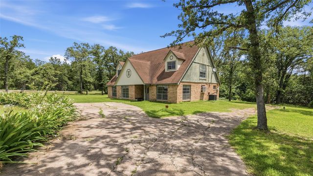 5125 Sandy Creek Lane, Brenham, TX 77833