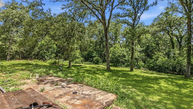 5125 Sandy Creek Lane, Brenham, TX 77833