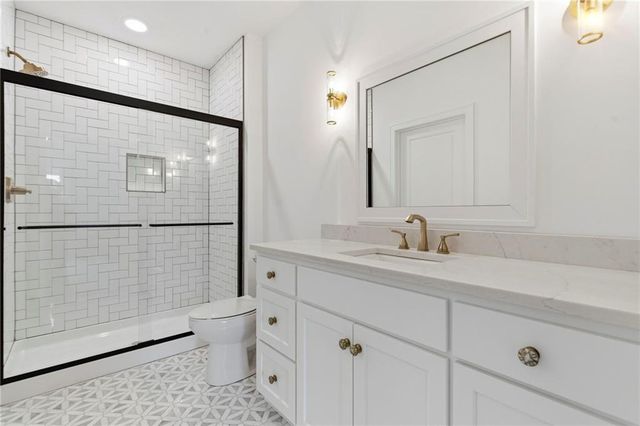 4548 NE Seneca Terrace, Lee's Summit, MO 64064