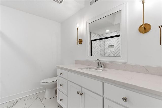 4548 NE Seneca Terrace, Lee's Summit, MO 64064
