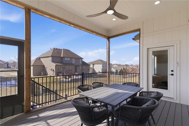 4548 NE Seneca Terrace, Lee's Summit, MO 64064