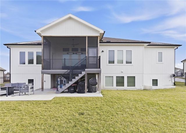 4548 NE Seneca Terrace, Lee's Summit, MO 64064