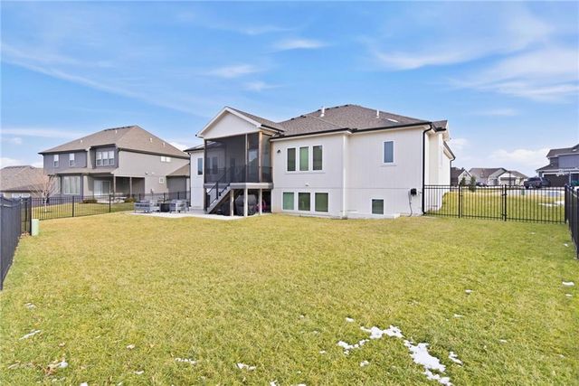 4548 NE Seneca Terrace, Lee's Summit, MO 64064
