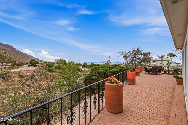 932 SINGING HILLS Drive, El Paso, TX 79912