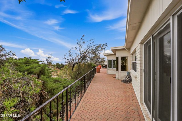 932 SINGING HILLS Drive, El Paso, TX 79912