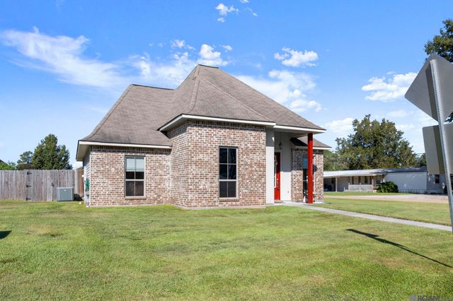 33797 Blue River Dr, Denham Springs, LA 70706