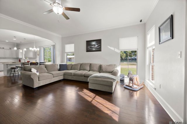 33797 Blue River Dr, Denham Springs, LA 70706