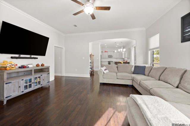 33797 Blue River Dr, Denham Springs, LA 70706