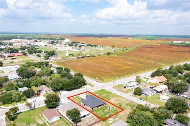 407 Main, Odem, TX 78370