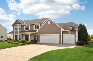 4923 W Devinshire DRIVE, Franklin, WI 53132