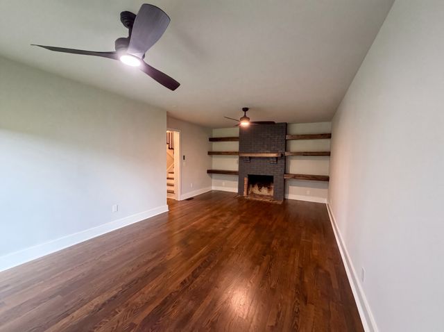 6112 Pinehurst Dr, Nashville, TN 37215