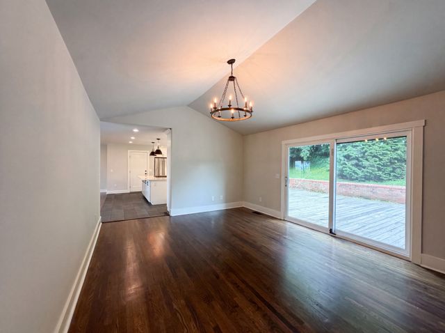 6112 Pinehurst Dr, Nashville, TN 37215