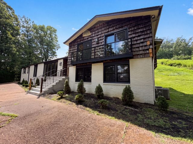 6112 Pinehurst Dr, Nashville, TN 37215