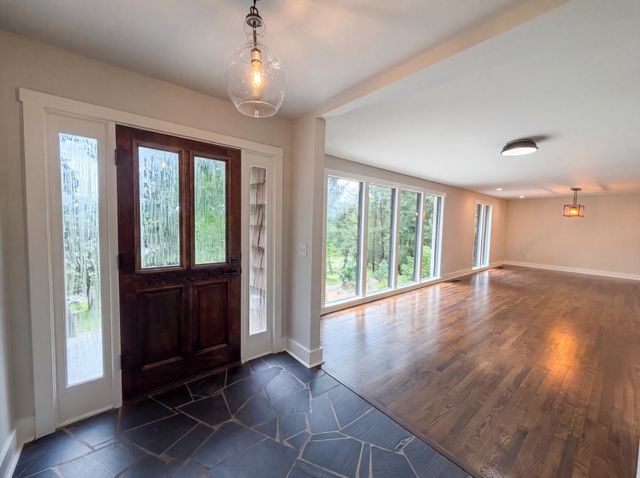 6112 Pinehurst Dr, Nashville, TN 37215