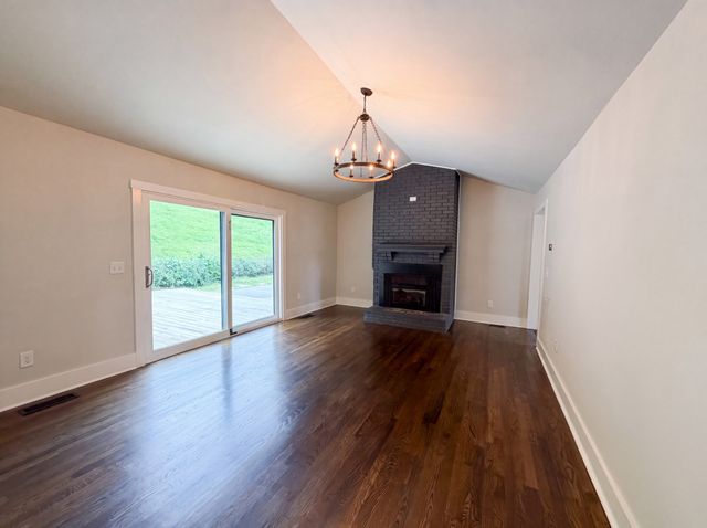 6112 Pinehurst Dr, Nashville, TN 37215