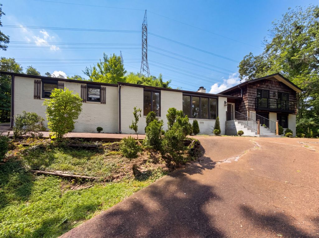 6112 Pinehurst Dr, Nashville, TN 37215