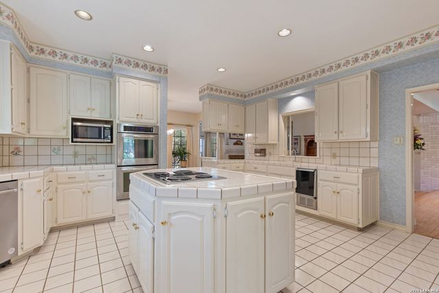 9 Camden Oaks, San Antonio, TX 78248