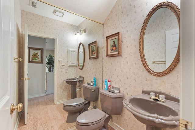 9 Camden Oaks, San Antonio, TX 78248