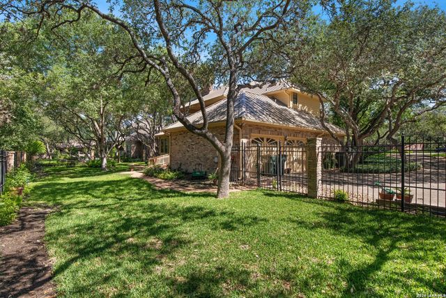 9 Camden Oaks, San Antonio, TX 78248