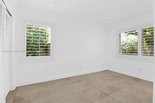 8975 SW 83rd St 0, Miami, FL 33173