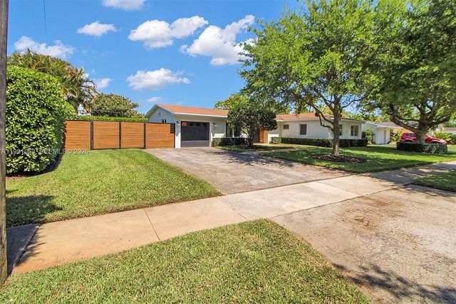 8975 SW 83rd St 0, Miami, FL 33173