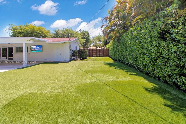 8975 SW 83rd St 0, Miami, FL 33173