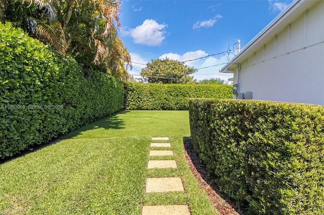 8975 SW 83rd St 0, Miami, FL 33173