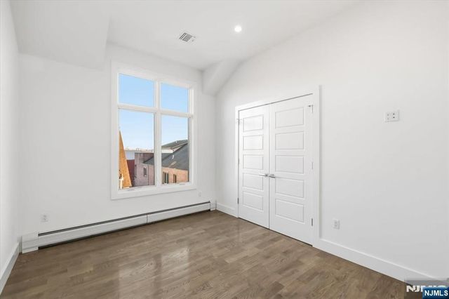 12 Orchard Street 12, Edgewater, NJ 07020